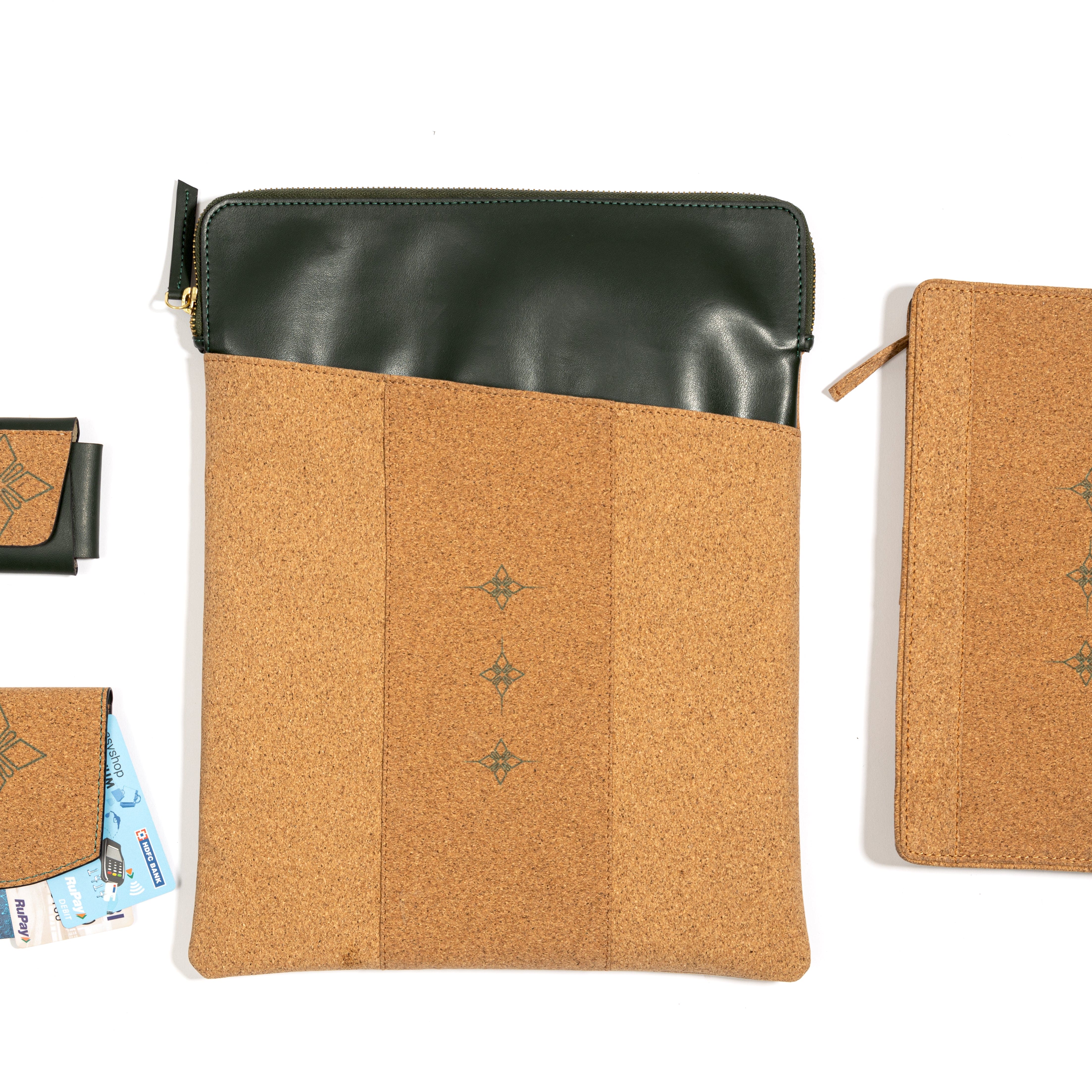 Work On-The-Go Gift Set – Noir | Plant Leather Laptop Sleeve & Travel Essentials | Green Hermitage