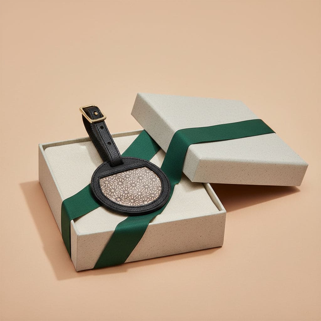 Black Plant Leather Travel Tag – Circular