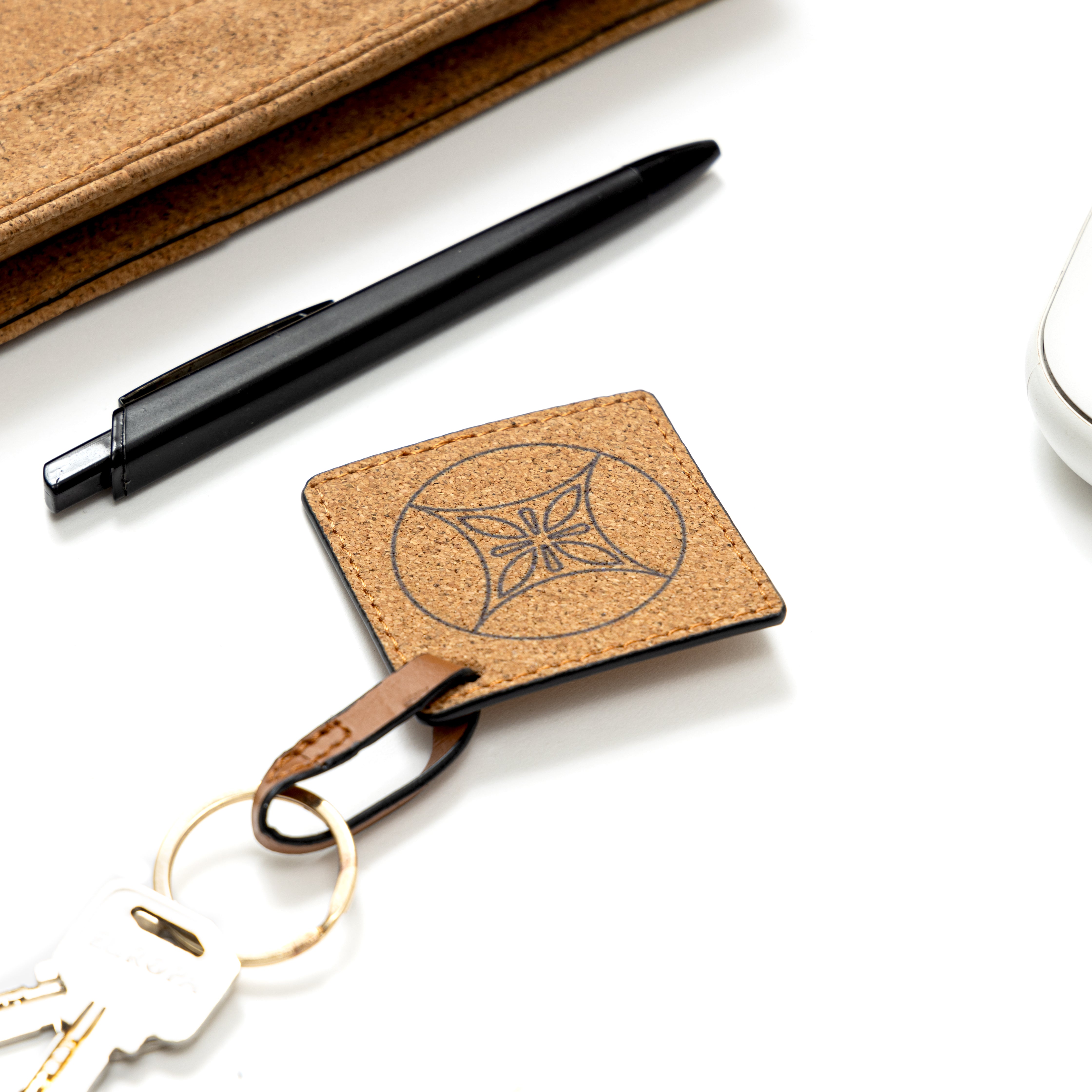 Plant leather keychain from the Work-On-The-Go gift set – Tan | Green Hermitage