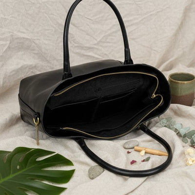Athena Tote Bag – Black | Plant-Based Leather image 4